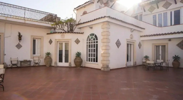 Don Camillo Suites, Book Apartment Hotels in Sicily with Parking, Parking