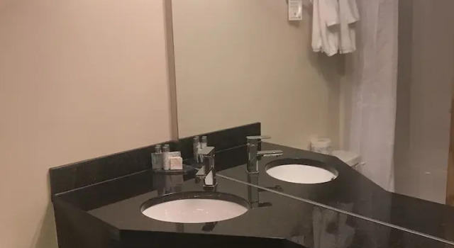 Двухместный люкс Standard Stonebridge Hotel