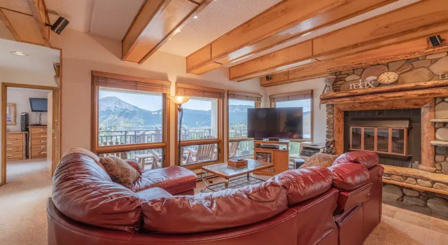 3br Sleeps 9! Walk To Slopes & Mountain View 3 Bedroom Condo - No Cleaning Fee! by Redawning