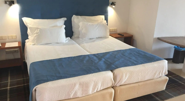 Hotel Baia Cristal Beach & Spa Resort, Rezerwuj Ośrodek wypoczynkowy Carvoeiro Albufeira