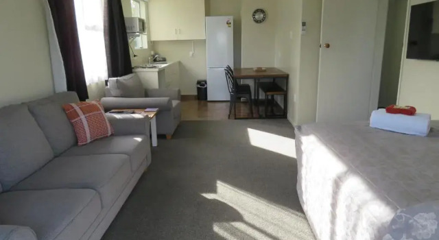Апартаменты с 2 комнатами Commodore Court Motel