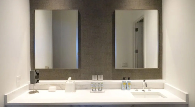 Номер Luxury Whitetail Court Hotel