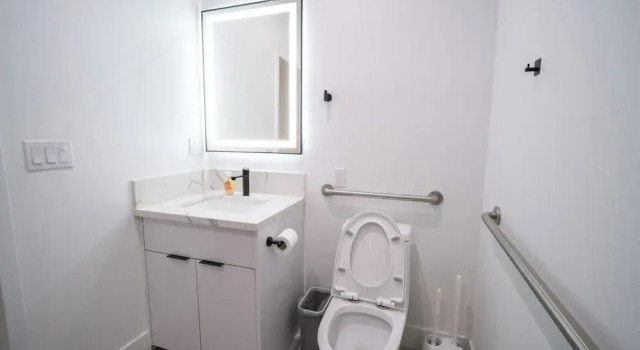 Stylish Private Room by Downtown LA, Забронировать Гостевой дом Лос-Анджелес Большой Лос-Анджелес, рядом с Станция метро Westlake / MacArthur Park