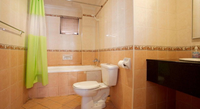 Marina Court 3Bilik2Tandas Apartmen Tengah2 Bandar Maksimum 10 Org Termsk Kanak2 1 Parkir Percuma 2 Kolam Besar, Забронировать Отель Кота-Кинабалу Сабах, рядом с KK Esplanade