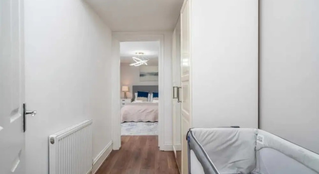 Bright and Modern 2 Bedroom Apartment in Earl's Court