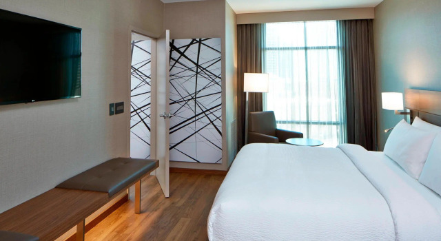 Люкс AC Hotel by Marriott Atlanta Buckhead at Phipps Plaza
