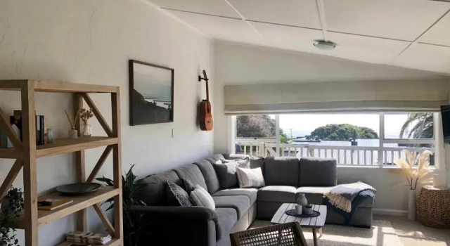 Коттедж с 2 комнатами Tawatahi Cottage