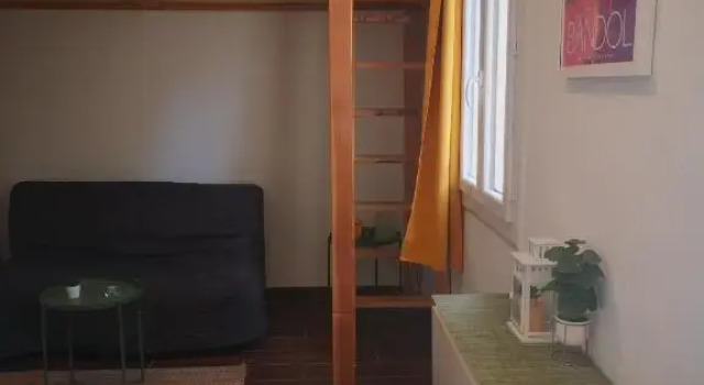 Agreable Studio Renove Avec Place de Parking