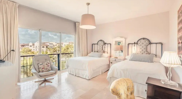 Relax at This Majestic Beachfront Apt at Aquamarina, Забронировать Отель Кап Кана Пунта-Кана, рядом с Cap Cana Marina