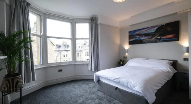 Period Retreat for 6, Explore the Lake District, Book Hotel Lancaster Lancashire, nær Lancaster Castle