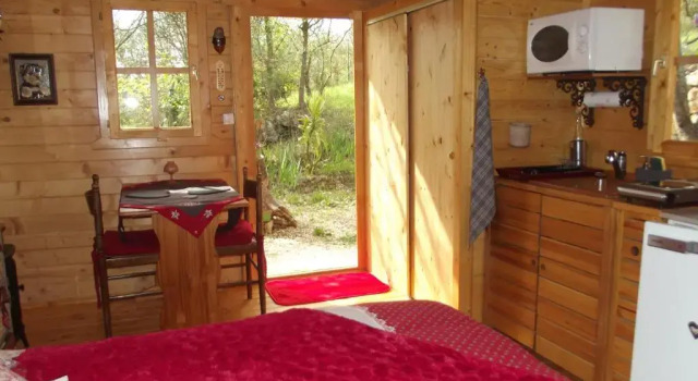 Au Cabanon Chez Nath - chbre d'hôtes - gîte