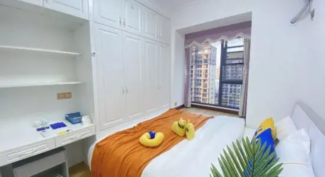 Семейный люкс с 4 комнатами Chinese Yijuju B&B (Xinhua Ideal City Branch)