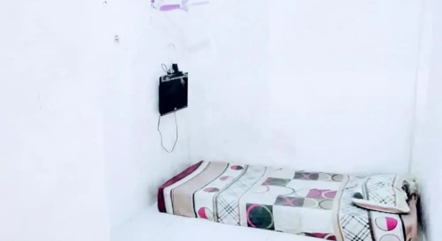 Penginapan Taman Makassar Indah, Book Hotel Hotels in Sulawesi with Parking, Parking