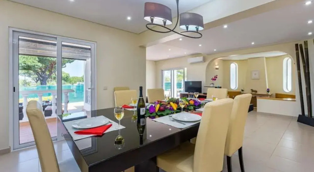 Villa Carlivo, Забронировать Дом для отпуска Виллы Албуфейра, рядом с Praia da Falésia Açoteias, Вилла