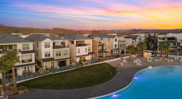 Коттедж Sandy Beach Estate home