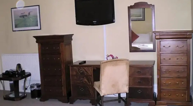 Номер Luxury The Guards Hotel