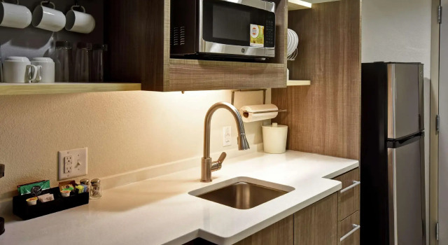 Двухместный люкс Home2 Suites By Hilton Frankfort