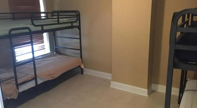 Кровать в общем номере (женский номер) DC International Hostel 2