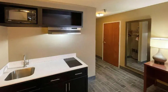 Номер Standard Quality Inn & Suites I-40 East