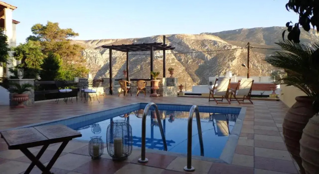 Коттедж Marouso Villa