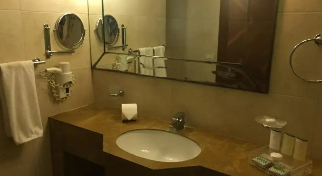 Полулюкс King Suites Hotel