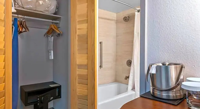 Номер Standard с видом на горы DoubleTree by Hilton Tucson-Reid Park