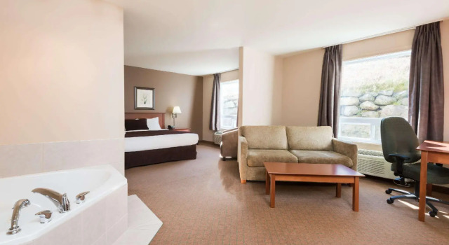 Люкс Deluxe Super 8 by Wyndham Sainte Agathe Des Monts