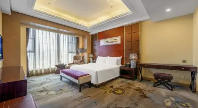 Люкс Deluxe Days Hotel & Suites by Wyndham Hengan Chongqing