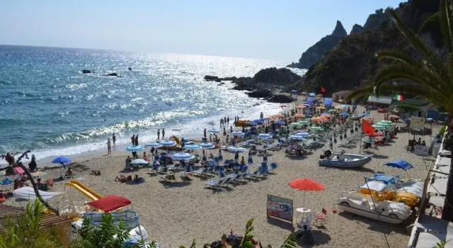 Marinella Residence, Book Hotel 4-stjernede hoteller i Capo Vaticano, 4*