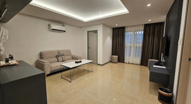 Люкс Presidential The Clover Hotel Angeles City Managed by Cocotel