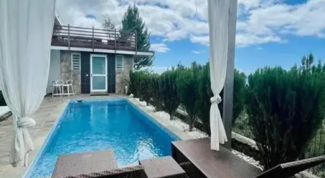 Suite by the Pool, Reserva ahora Hotel Hoteles en Faaa con piscina, Piscina