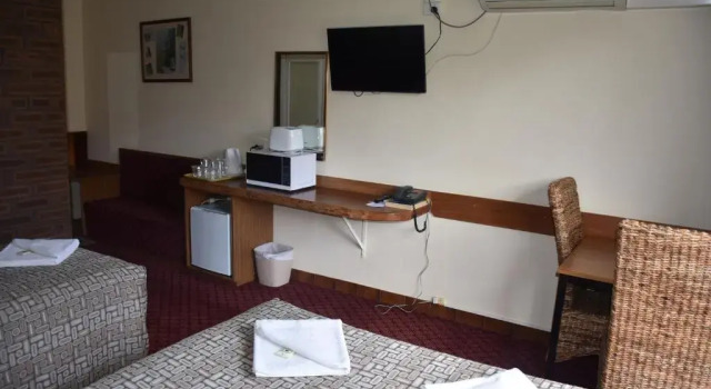 Трёхместный номер Standard с видом на сад Mount Barker Valley Views Motel & Chalets, Western Australia