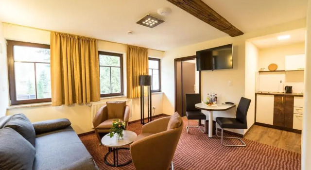 Hotel Goldener Hirsch, Varaa Hotelli Suhl Thuringian Forest