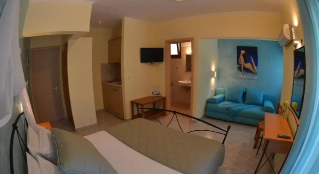 Двухместный номер Standard с частичным видом на море Glikadi Hotel
