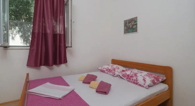 Nice Home in Pisak With Wifi and 3 Bedrooms, Rezerwuj Hotel Pisak Split Region