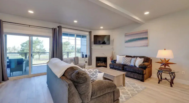 Balconies w/ Scenic River Views: Hammond Townhome!, Prenota Appartamento  