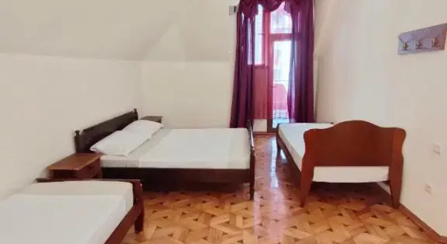 Четырёхместный номер Standard с балконом Batumi Sun Hostel