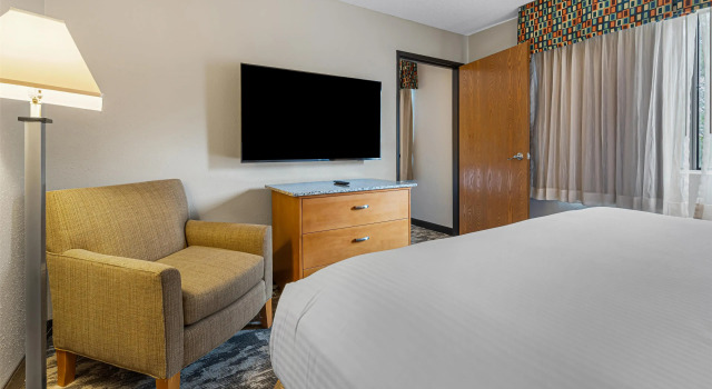 Четырёхместный номер Standard Best Western Ambassador Inn & Suites