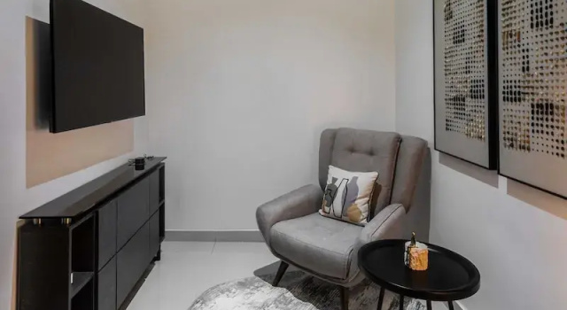 Полулюкс Dluxe Premium Hotel