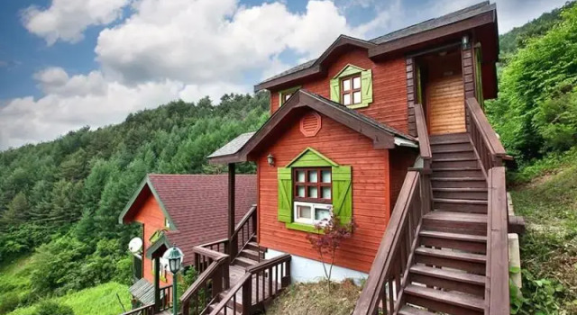 Jeongseon Camp Star Pension, Rezerwuj Hotel Hotele w Gangwon-Do z parkingiem, Parking