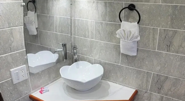 Четырёхместный номер Standard Serenade Hotel