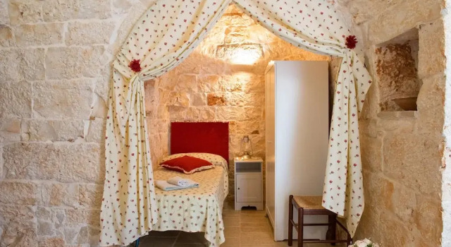 Trullo Bello, Book Hotel Hotels in Murgia with Parking, Parking