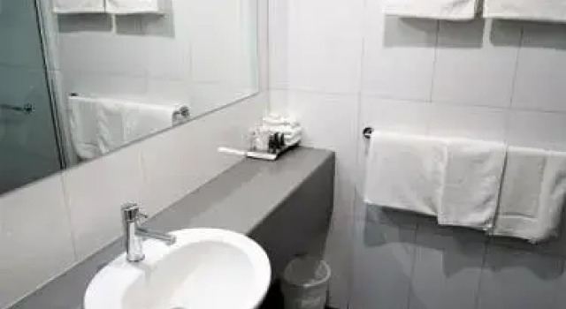 Апартаменты Deluxe Parkview Motor Inn and Apartments