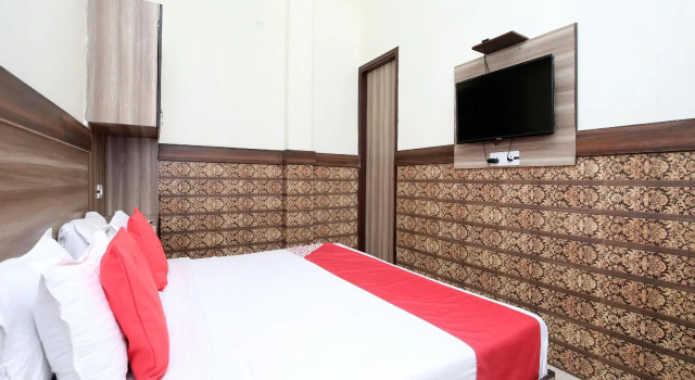 OYO 14784 Angad Residency, Book Hotel Amritsar Punjab