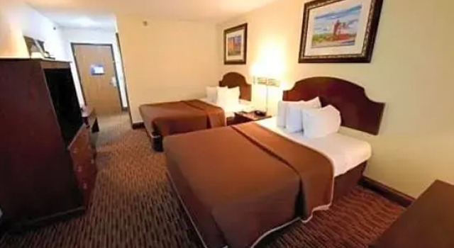 Номер Standard с видом на озеро Bayside Hotel of Mackinac