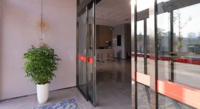 Tulip Lodj Aparthotel Chengdu Panda Base, Boek Hotel Hotels in Chengdu met parkeren, Parkeren