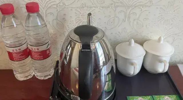 Lingshan Hengfeng Business Hotel Lingshan bus terminal branch, Book Hotel Lingshan Guangxi