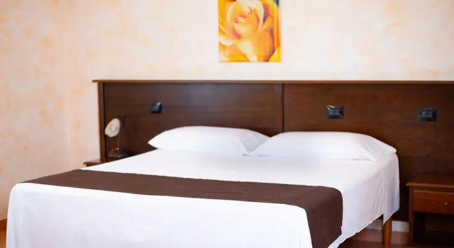 Standard triplă cameră cu vedere la piscină Bed & Breakfast Giardini Di Marzo