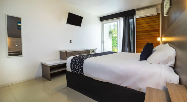 Номер Superior с балконом Collection O Hotel Mango,Six Flags Hurricane Harbor Oaxtepec