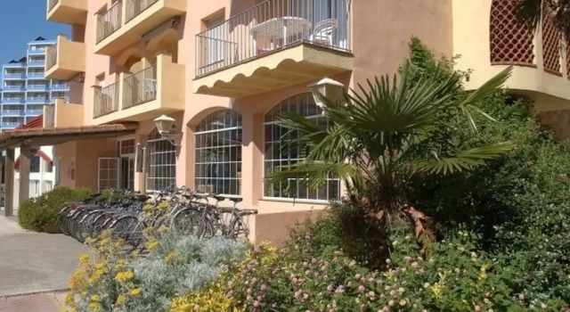 Apartamentos Comte-Empuries-24, Забронировать Апартаменты/квартира Отели Alt Empordà с парковкой, Парковка